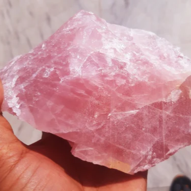 Rose Qtz-Rough-(4to7cm) - 1pc
