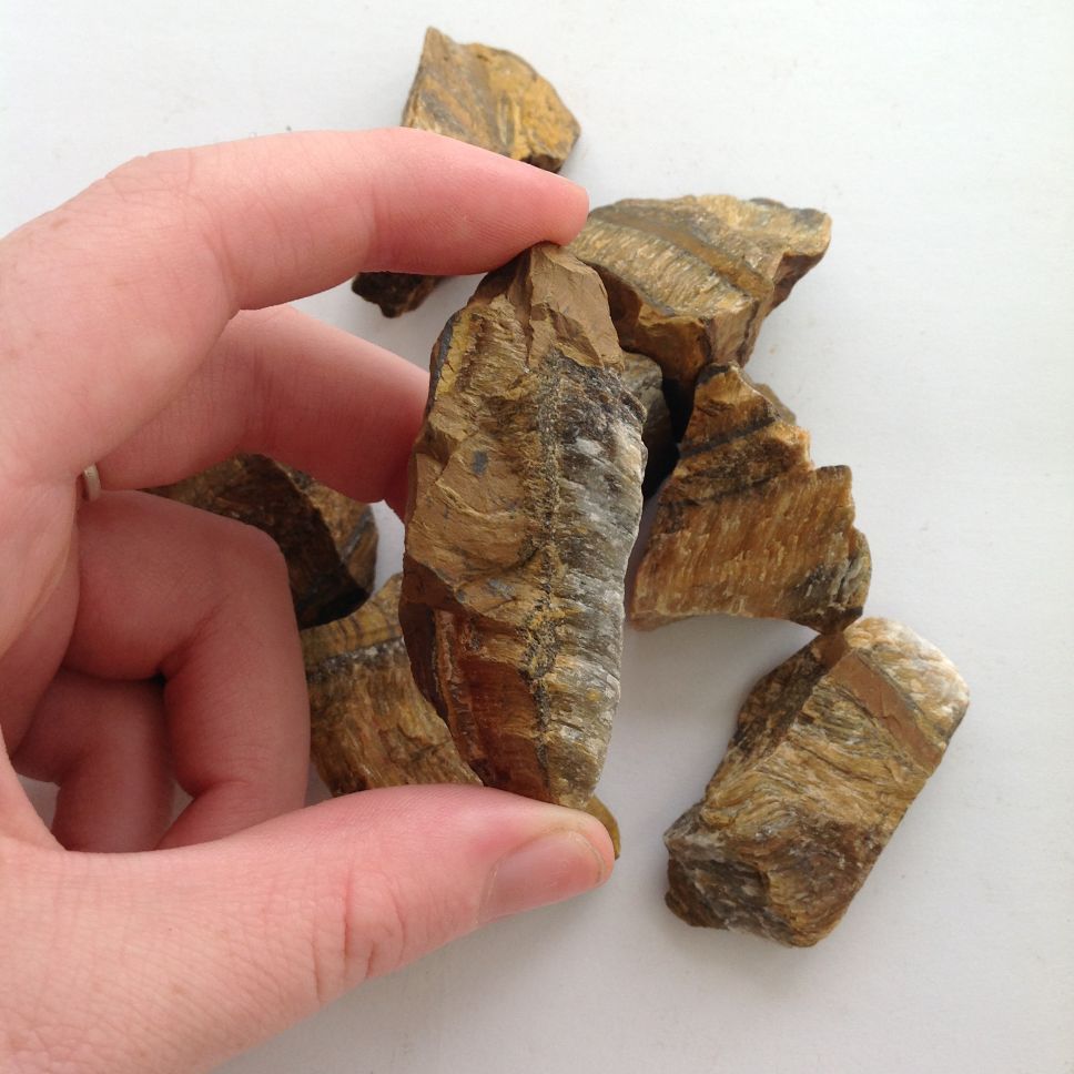 Rough - Tigers Eye 200gms (8-10 pc)