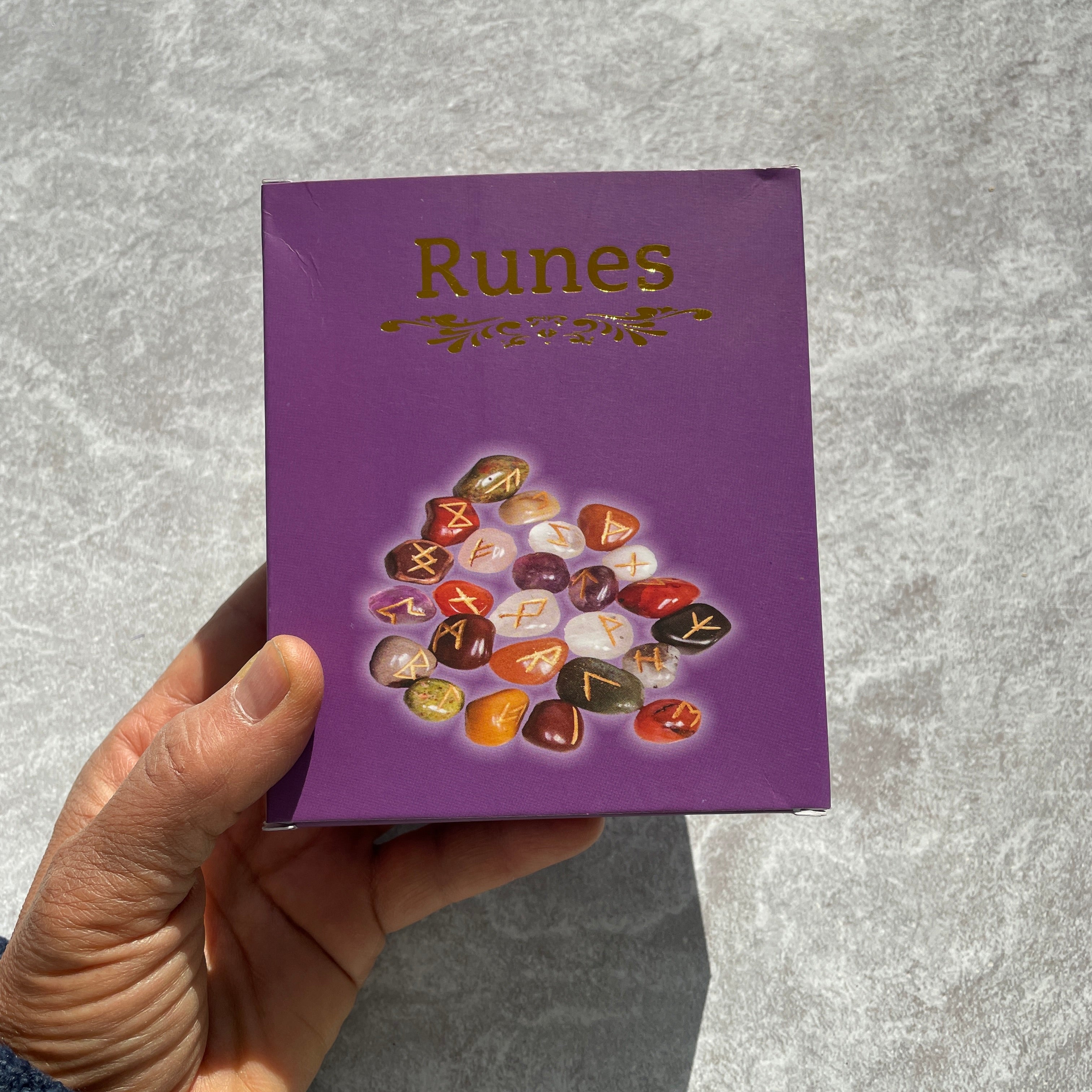 Amethyst - Boxed Runes Set