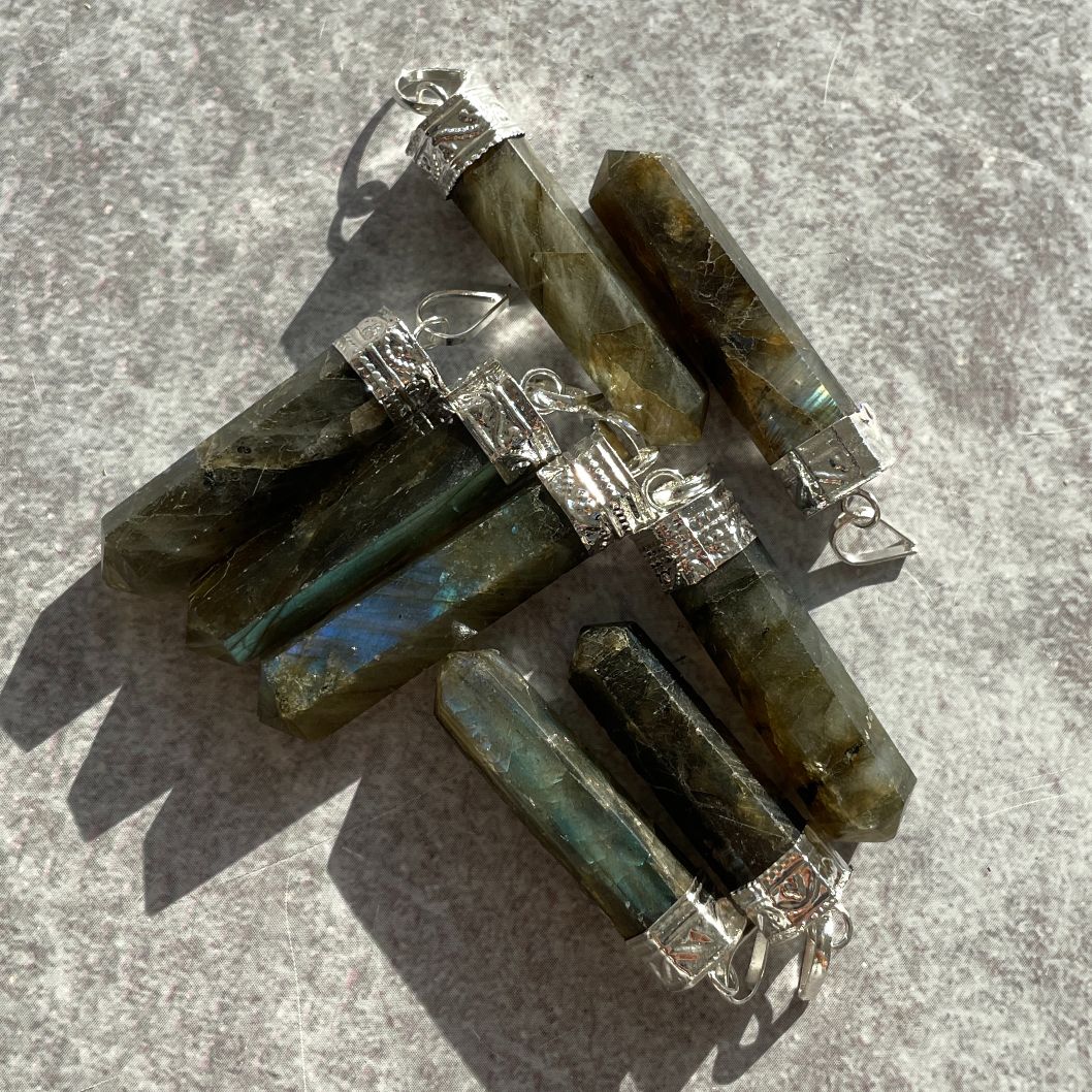 Labradorite - Cap Point Pendant