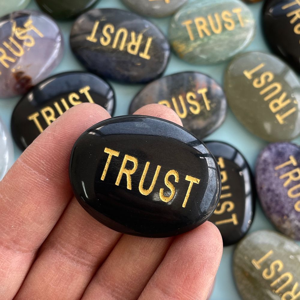 Word Palmstone - Trust - 1pc