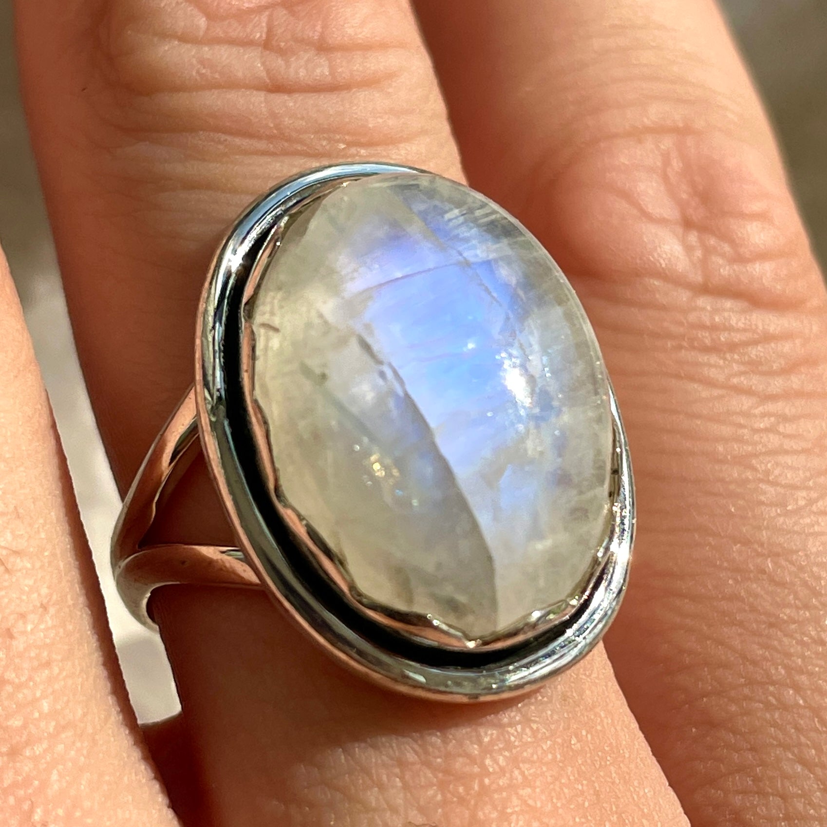 Rainbow Moonstone St. Silver Ring - Sz7 RM12