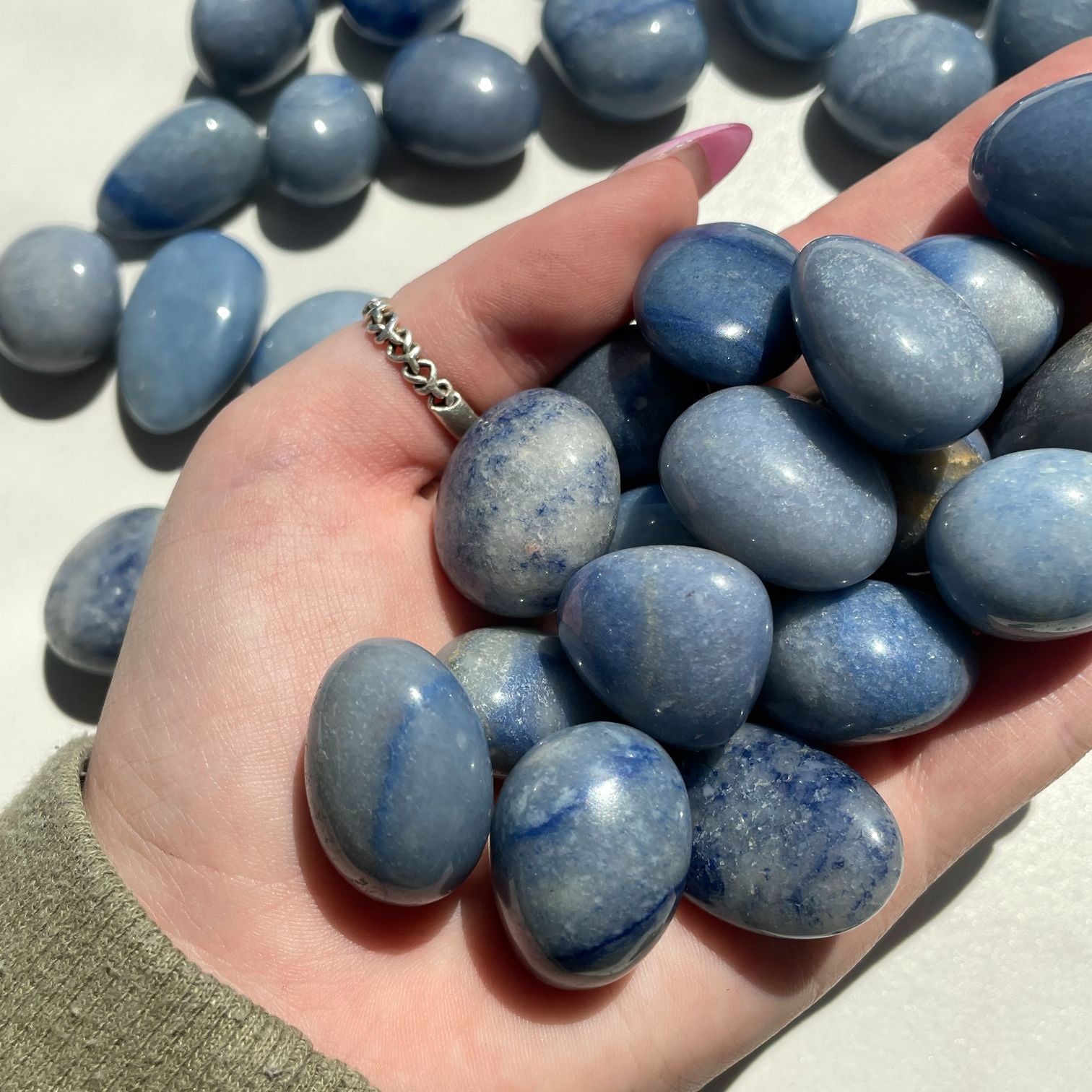 Blue Quartz Tumbled 1KG - Q1/A - (50-70pcs)