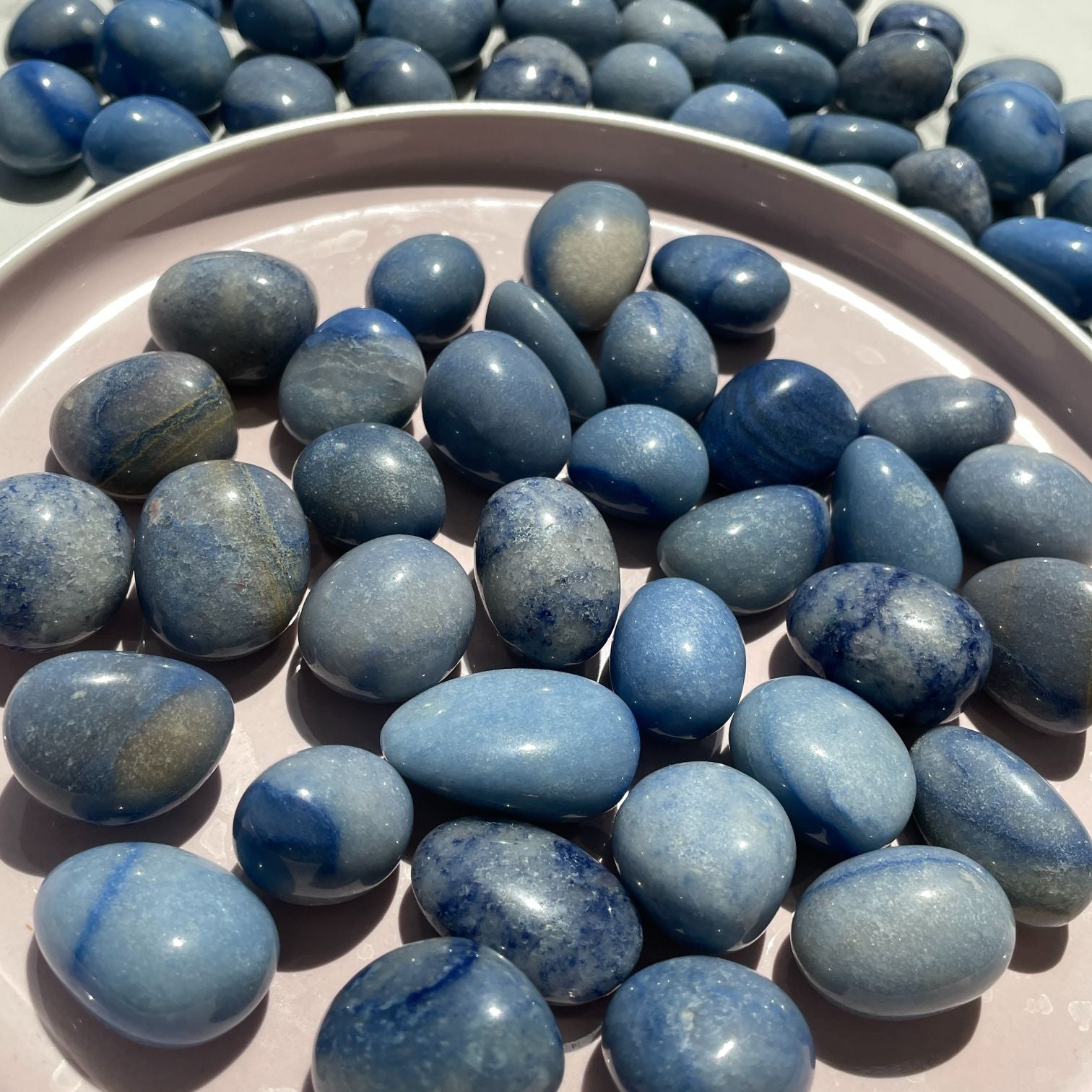 Blue Quartz Tumbled 1KG - Q1/A - (50-70pcs)