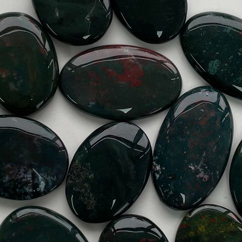 Bloodstone Cabochon - Round - 1pc