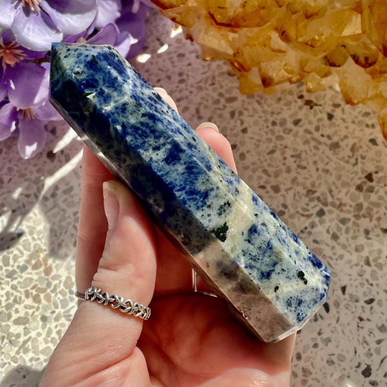 Sodalite Generator 10cm - 12cm