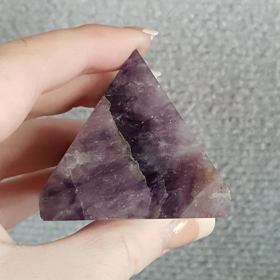 Amethyst - Pyramid - 4.5cm
