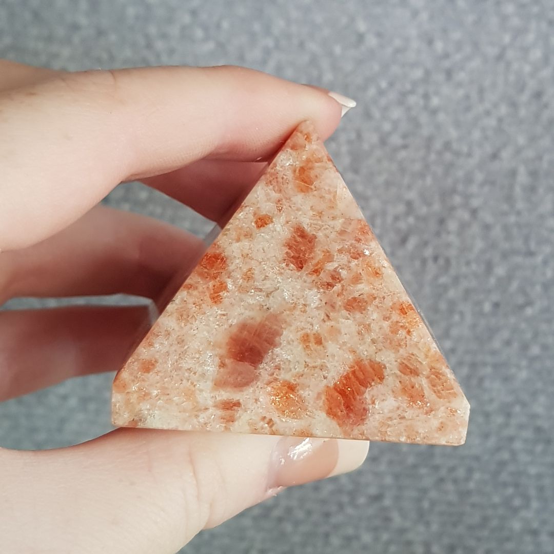 Sunstone - Pyramid - 4.5cm