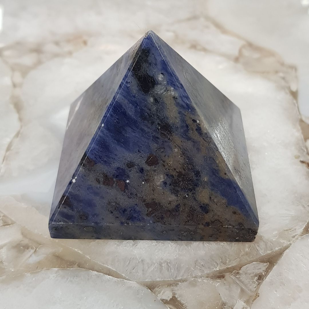 Sodalite - Pyramid - 4.5cm