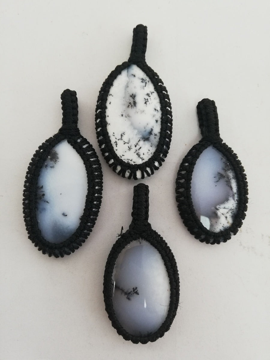Macrame Pendant - Dendritic Agate