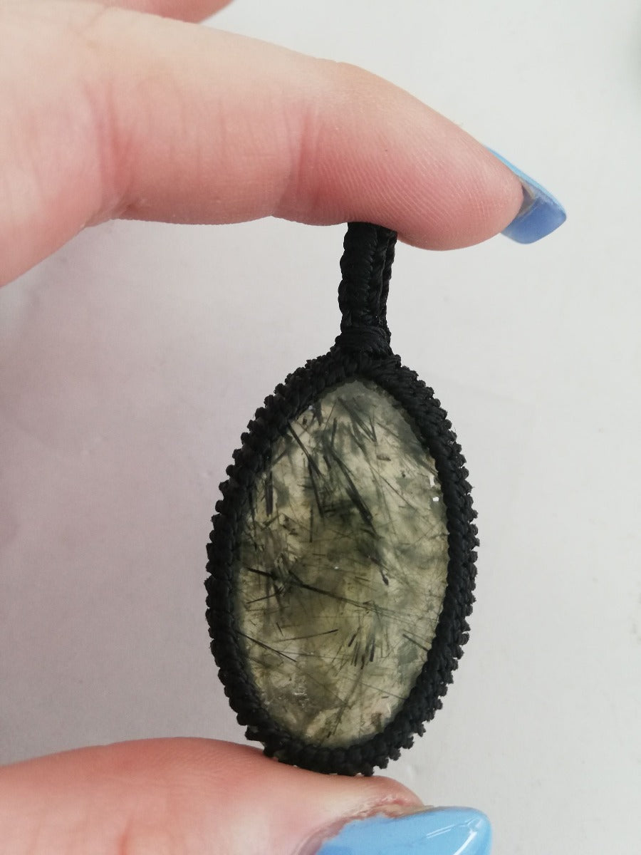 Macrame Pendant - Prehnite