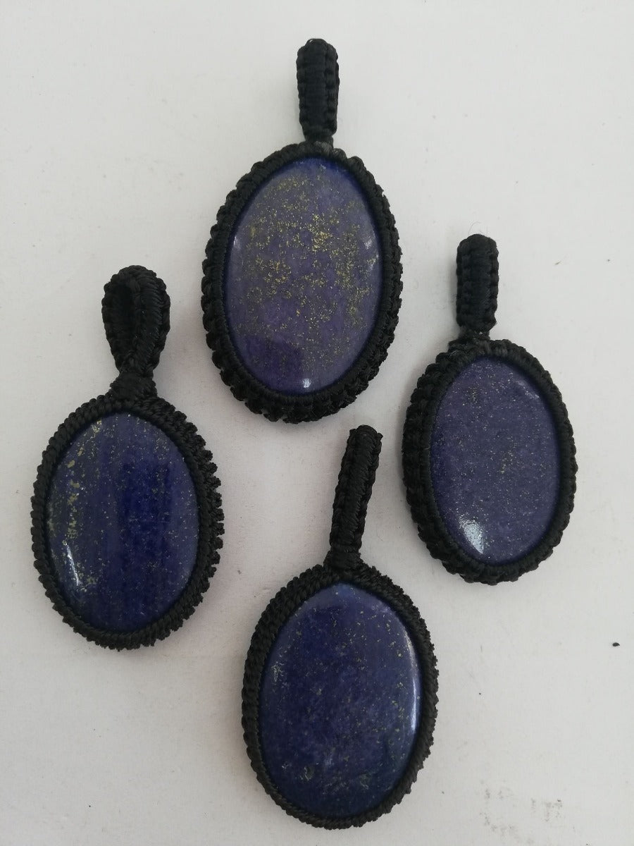 Macrame Pendant - Lapis Lazuli