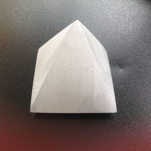 Selenite Pyramid 6cm