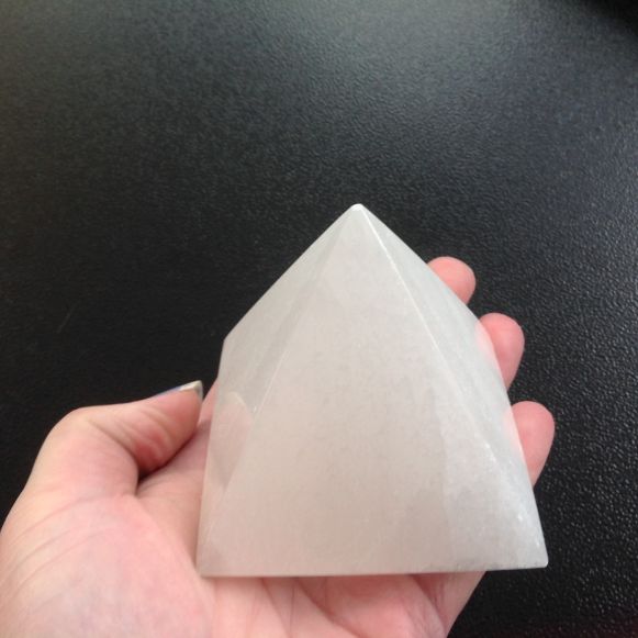 Selenite Pyramid 6cm