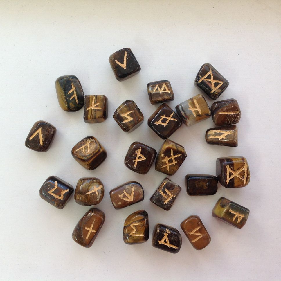 TIGER EYE RUNES SET