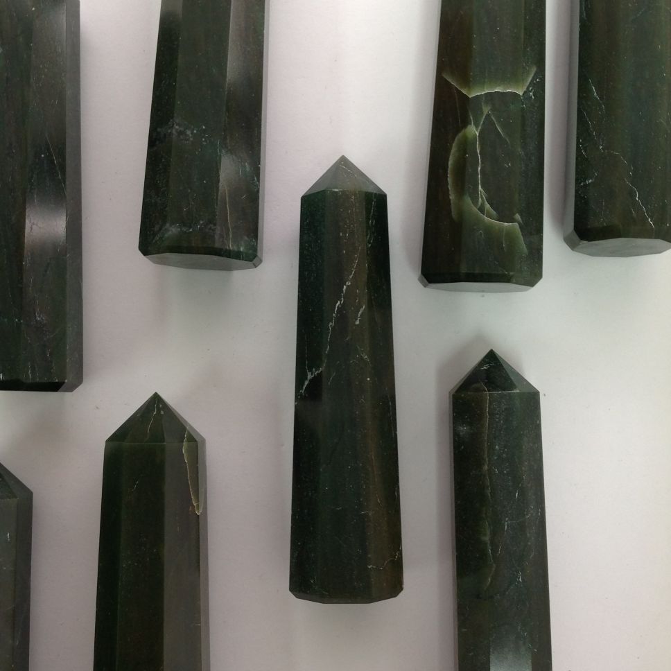 Dark Green Aventurine Generator - 10cm