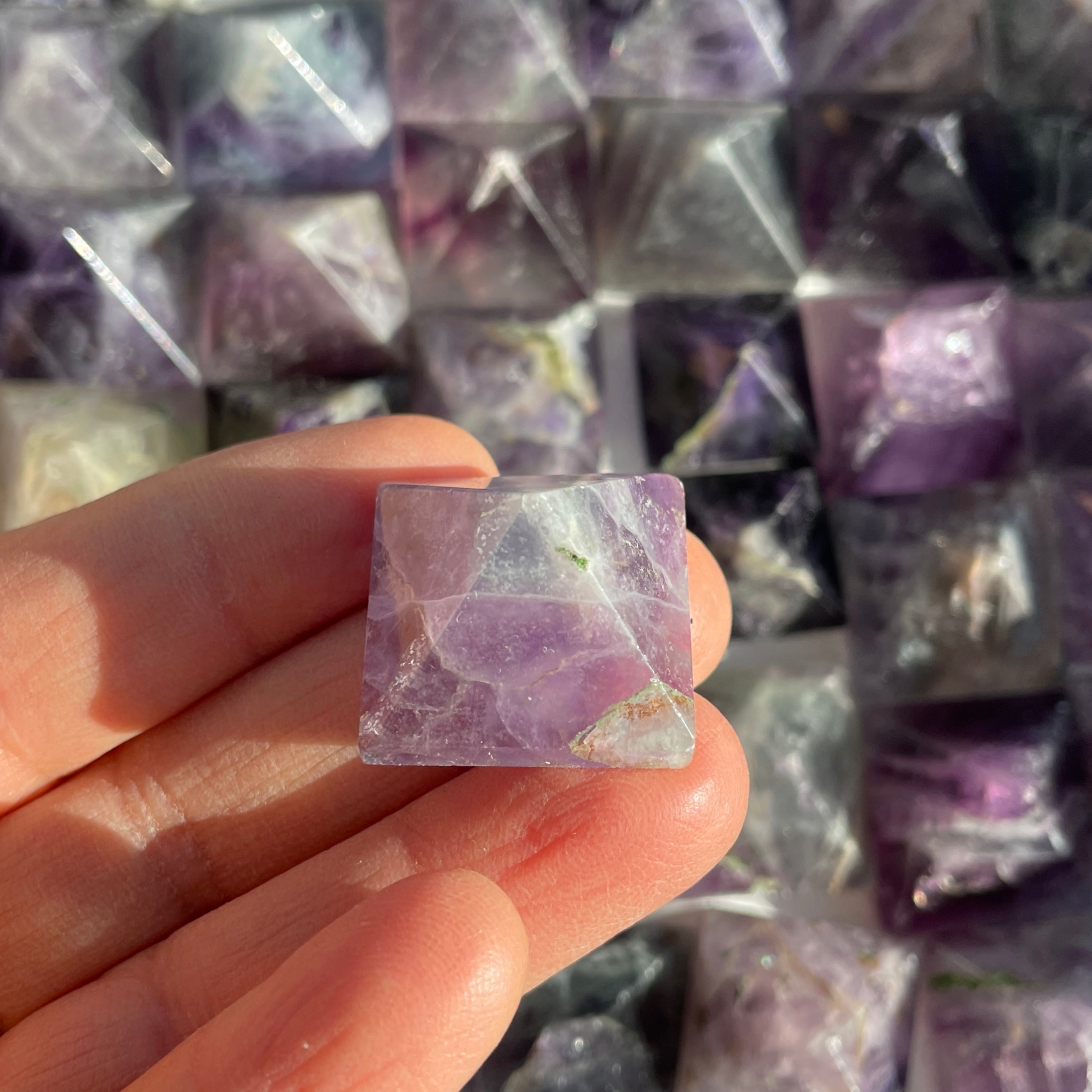 Fluorite - Mini Pyramid - 2cm
