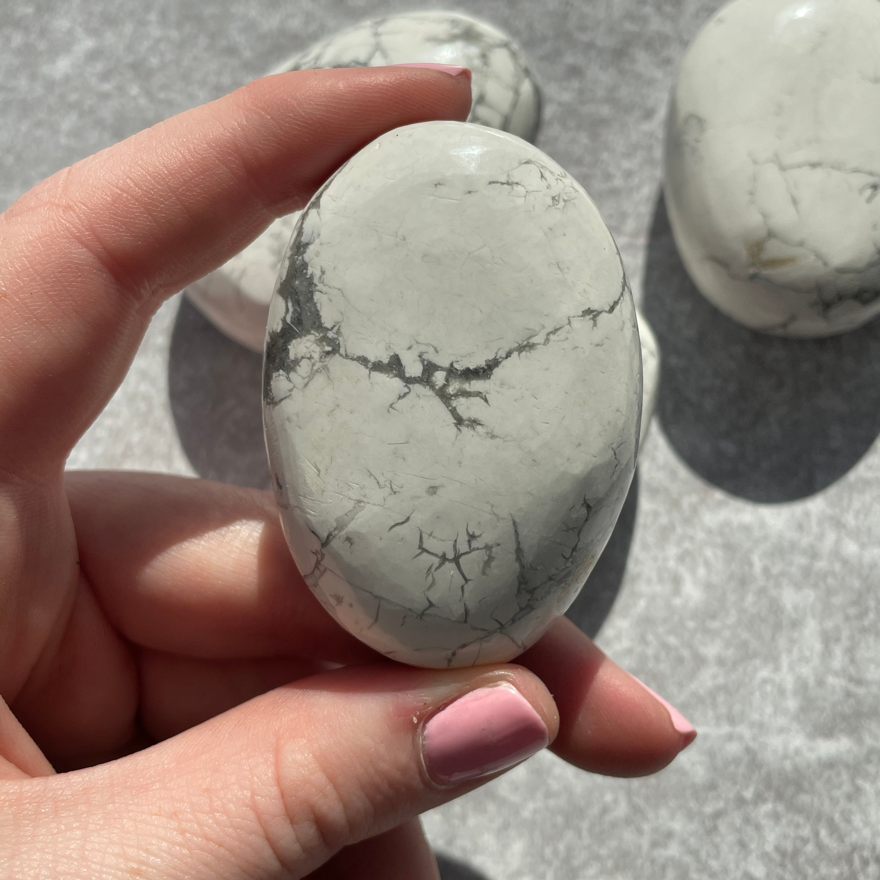 Howlite Palmstone - Small