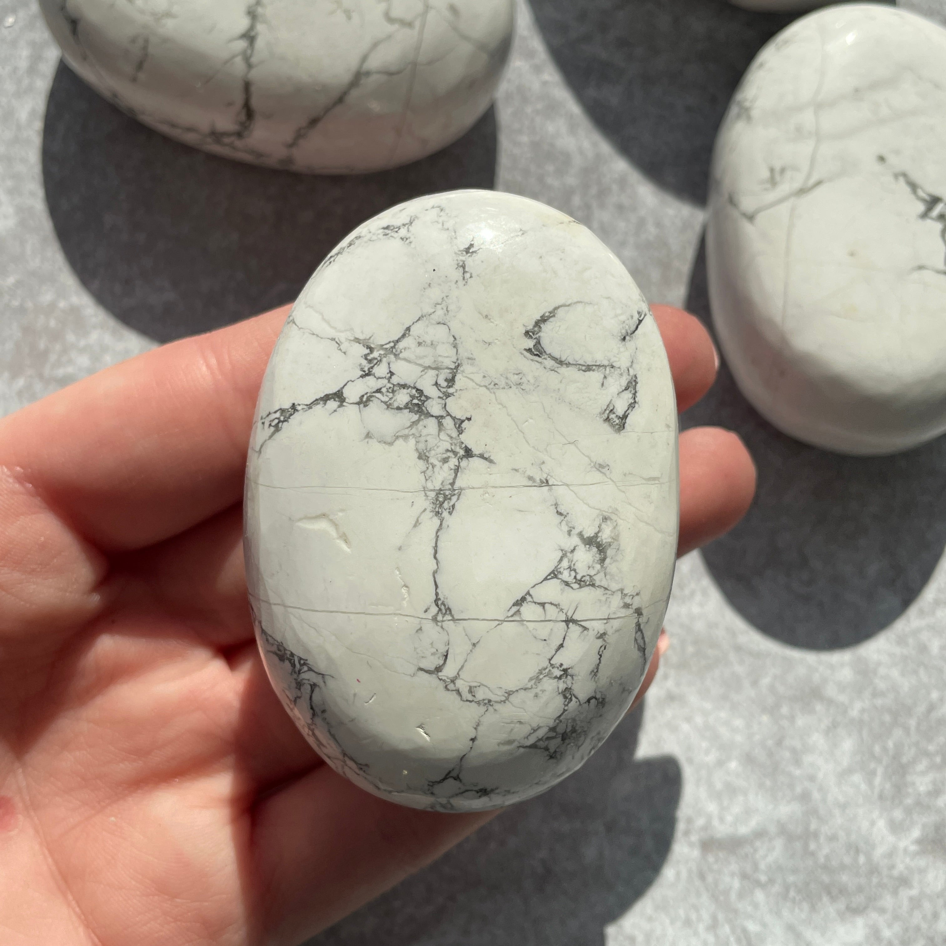 Howlite Palmstone - Large