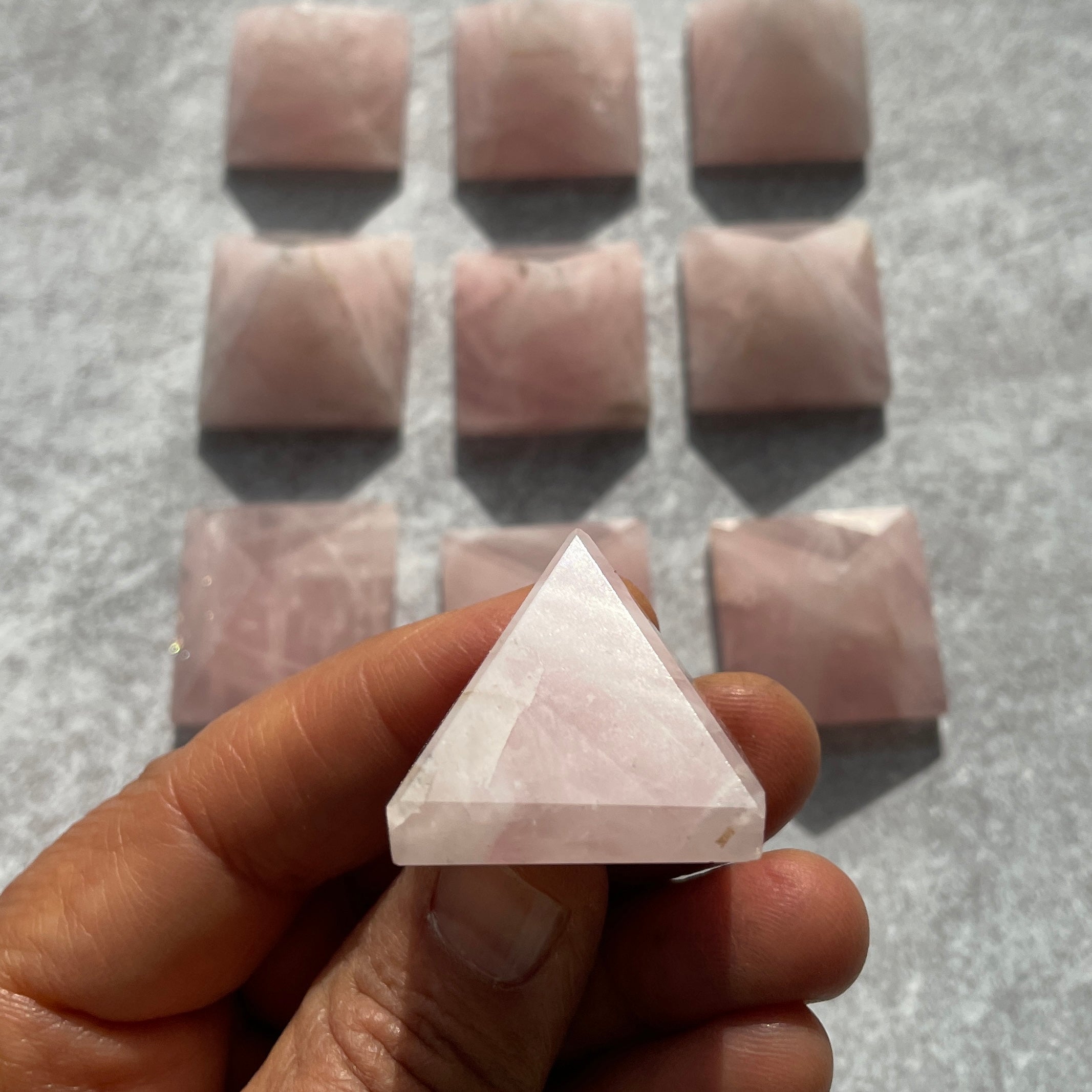 Rose Quartz - Mini Pyramid - 3cm