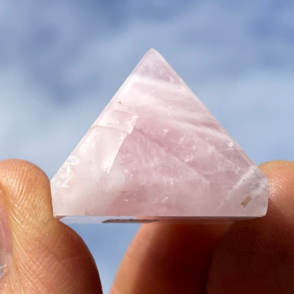 Rose Quartz - Mini Pyramid - 3cm