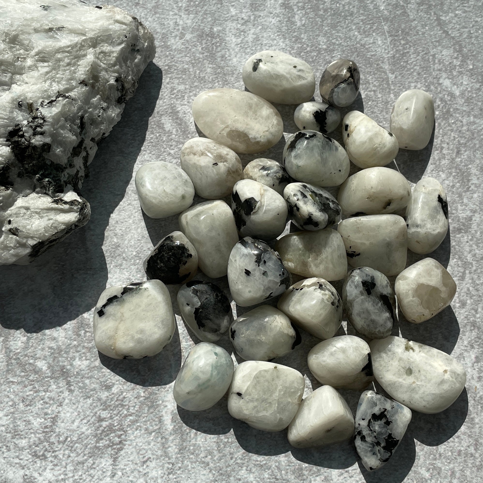 Rainbow Moonstone Tumbled 250gms (IN)