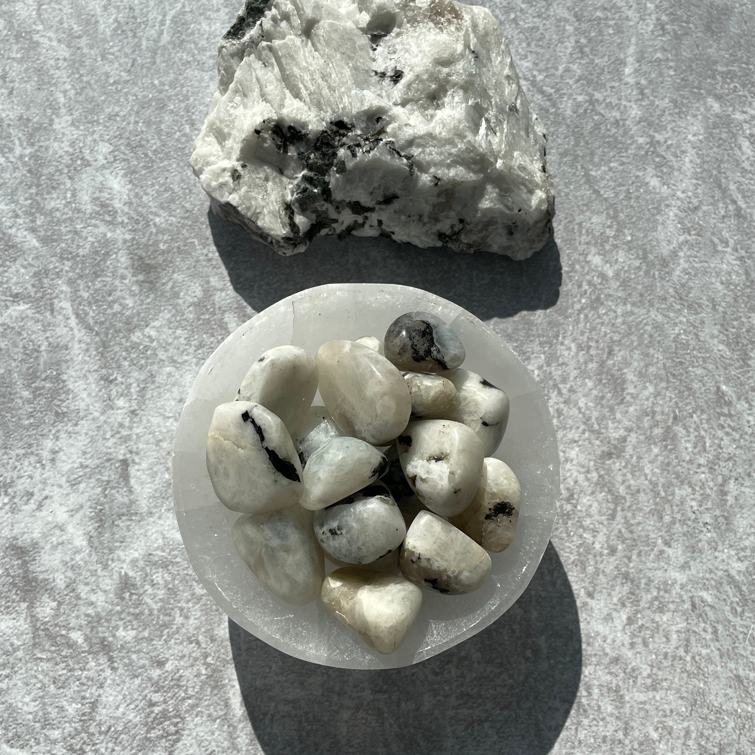 Rainbow Moonstone Tumbled 250gms (IN)