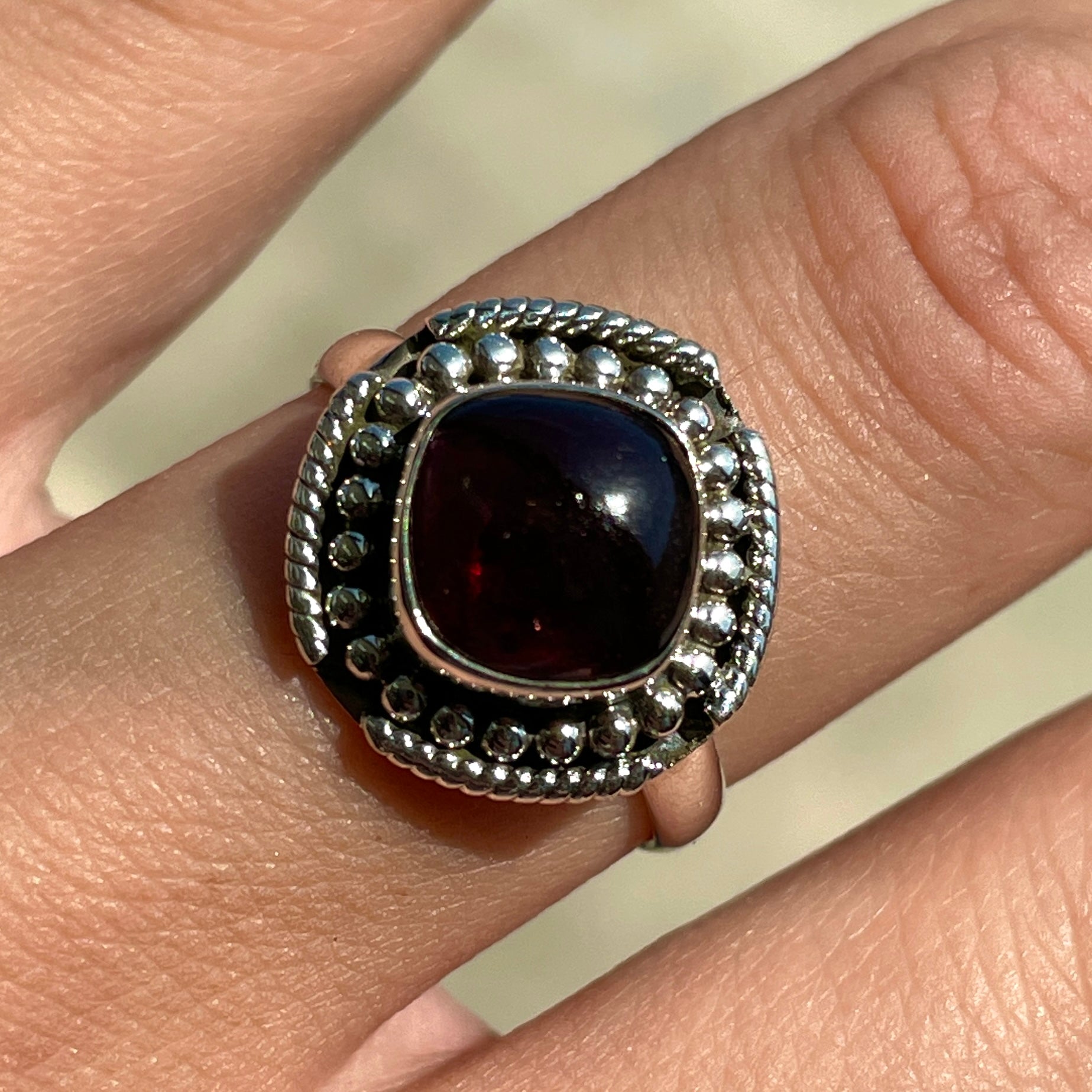 Garnet Sterling Silver Ring - Sz7 GR1