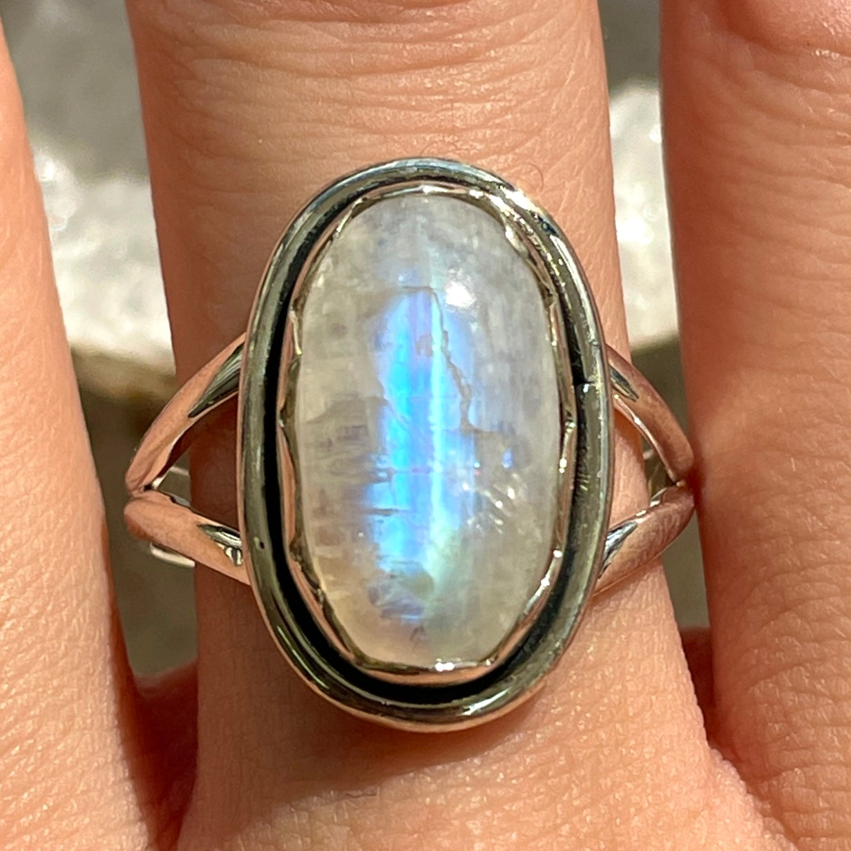 Rainbow Moonstone St. Silver Ring - Sz9 RM13