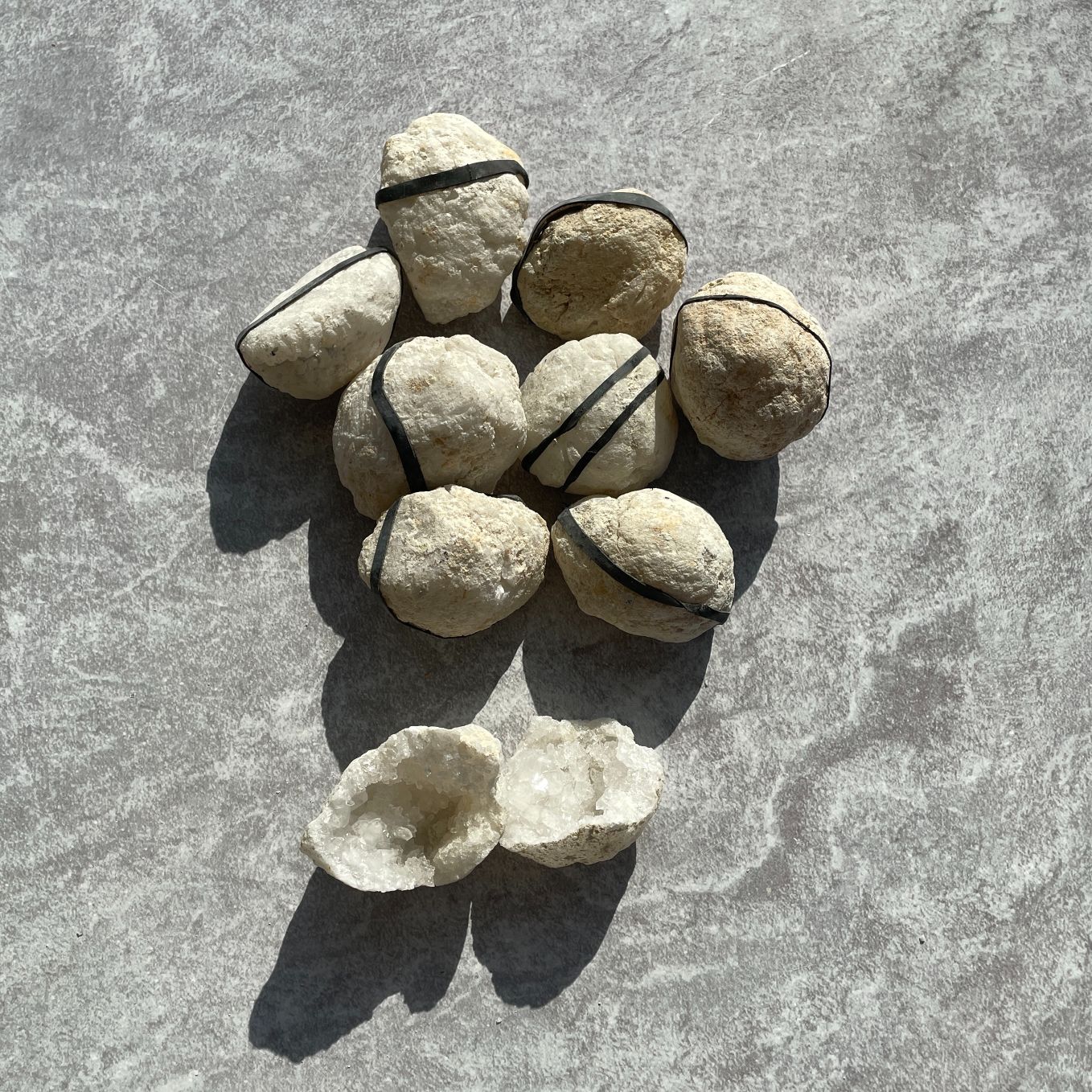 Quartz Thunder Egg Geode - SM