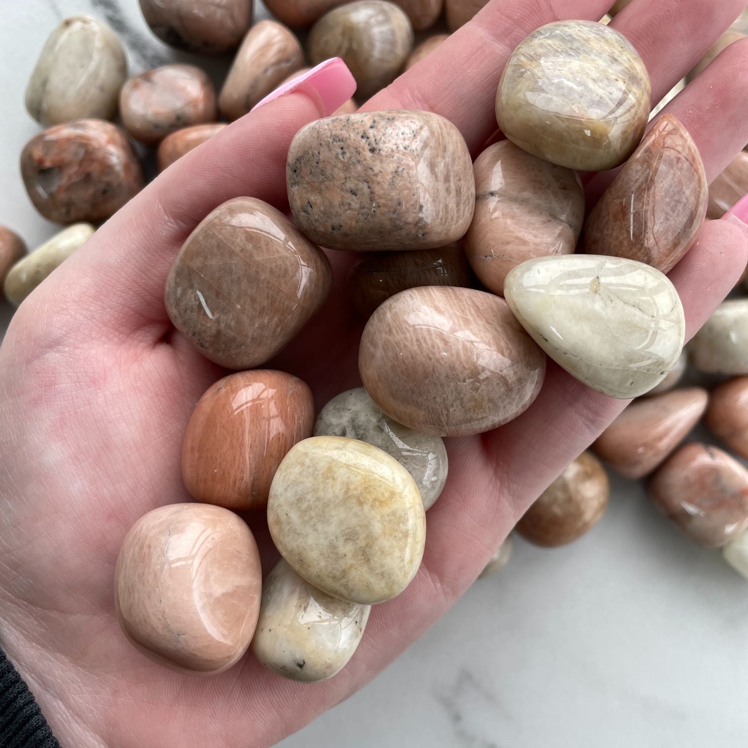 Peach Moonstone Tumbled 1KG - QB