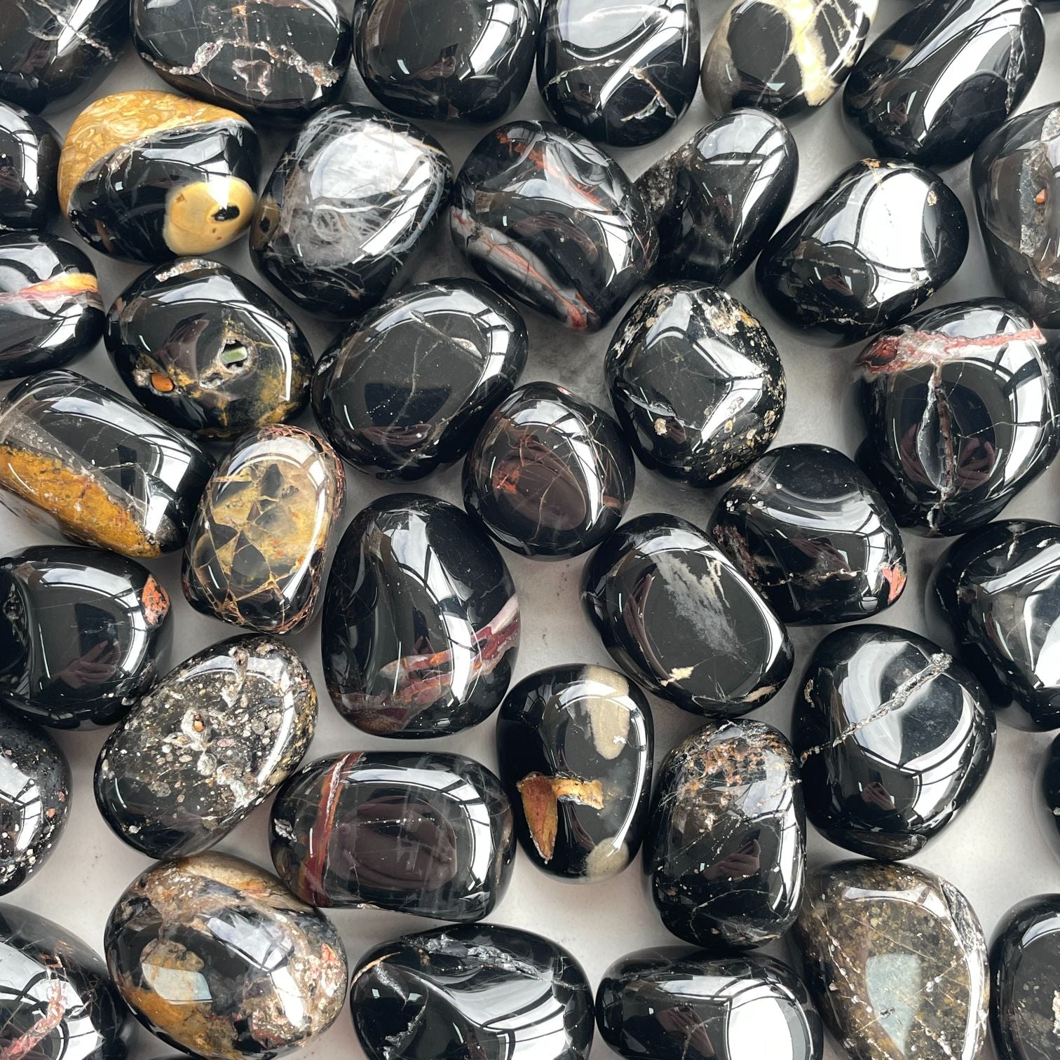 Black Onyx Tumbled 1KG (BR)