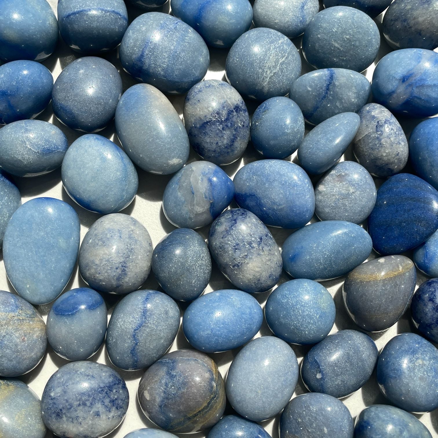 Blue Quartz Tumbled 1KG - Q1/A - (50-70pcs)