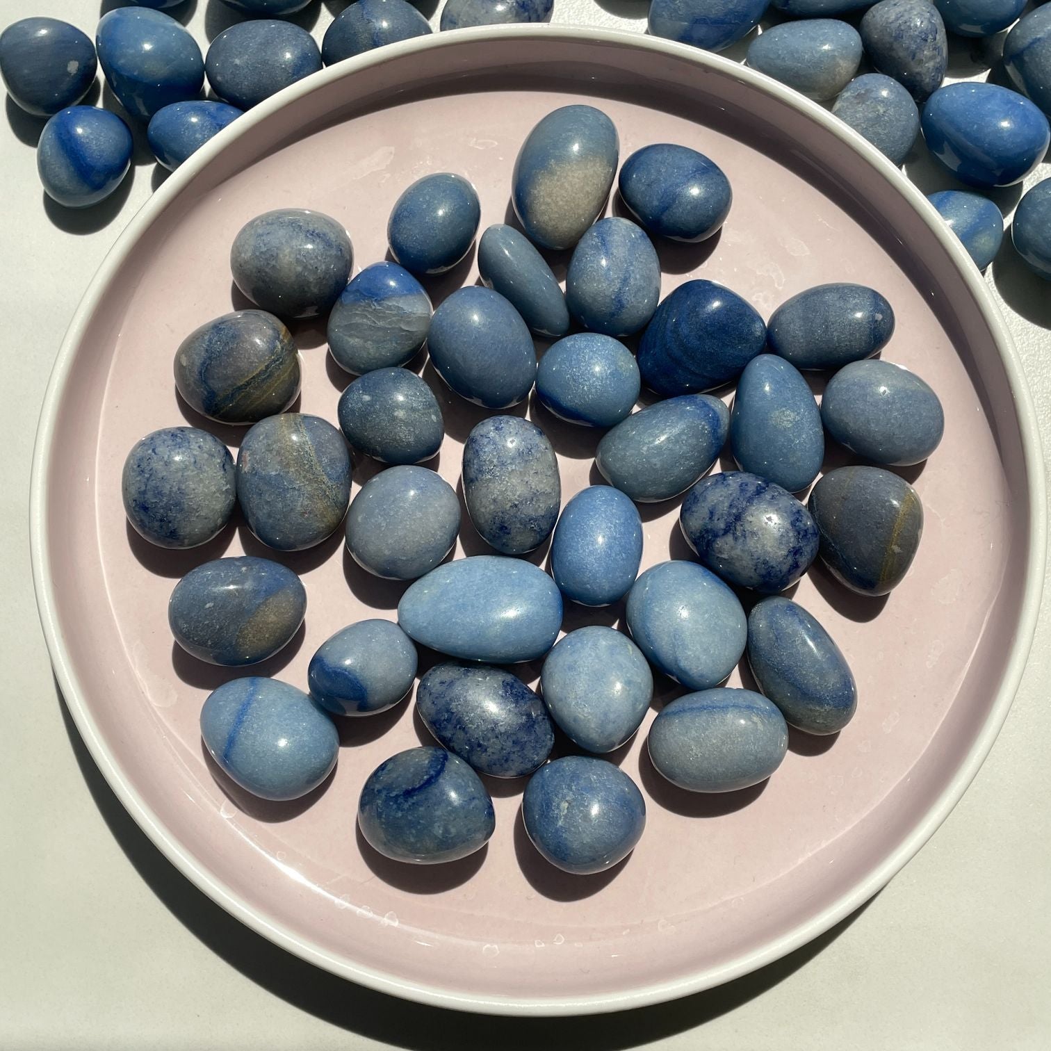 Blue Quartz Tumbled 1KG - Q1/A - (50-70pcs)