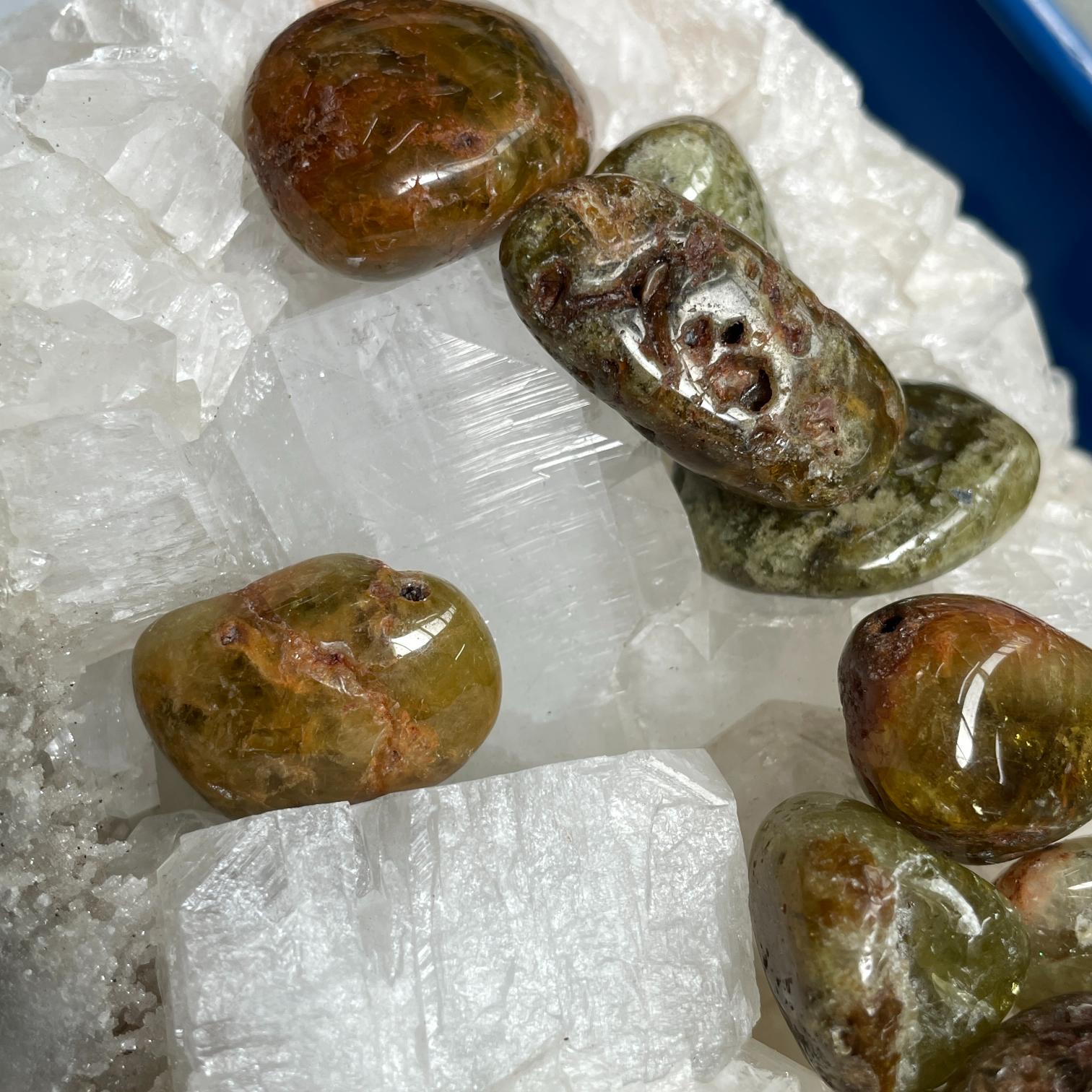 Green Garnet Tumbled 200g