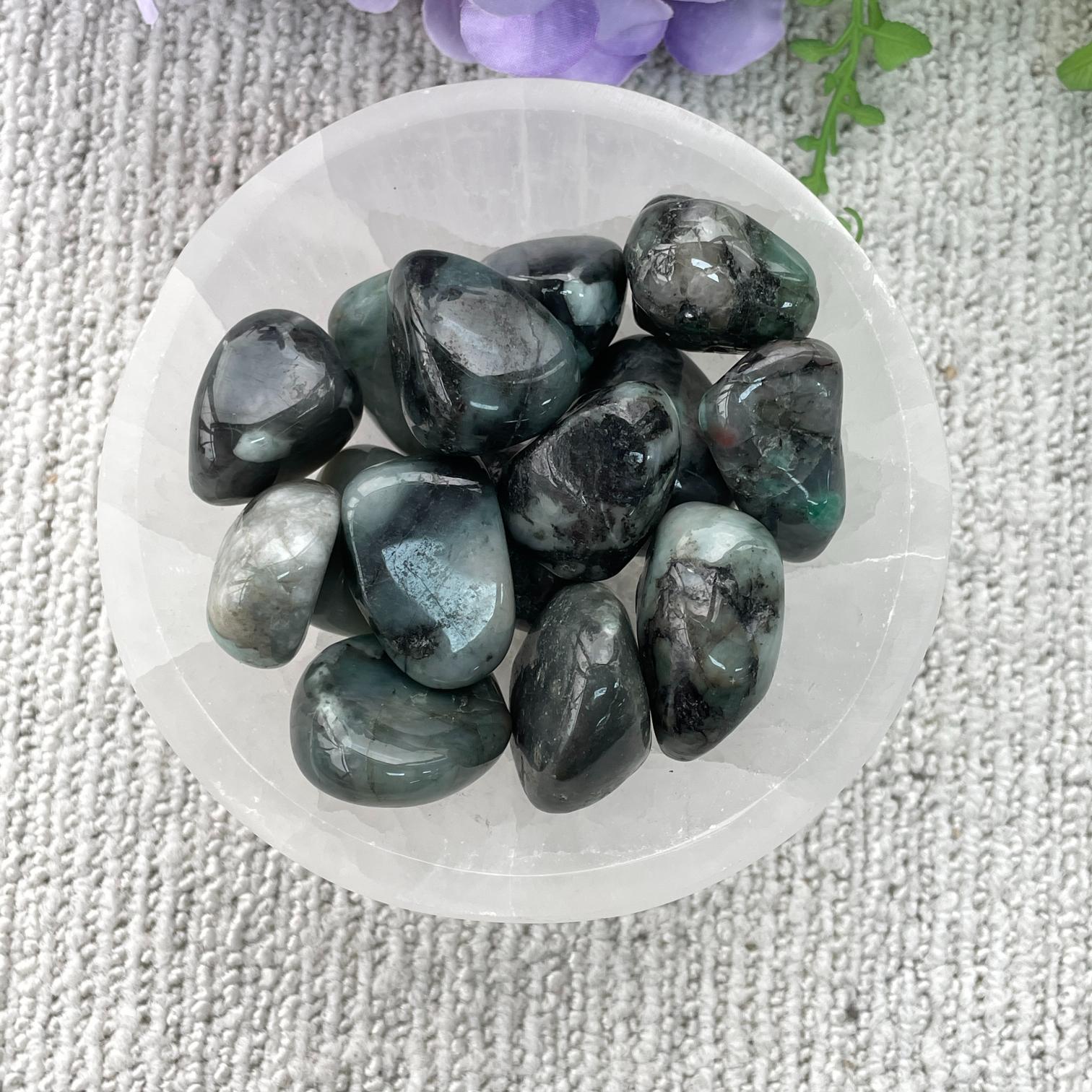 Emerald Tumbled - 200gms (18-22pc)