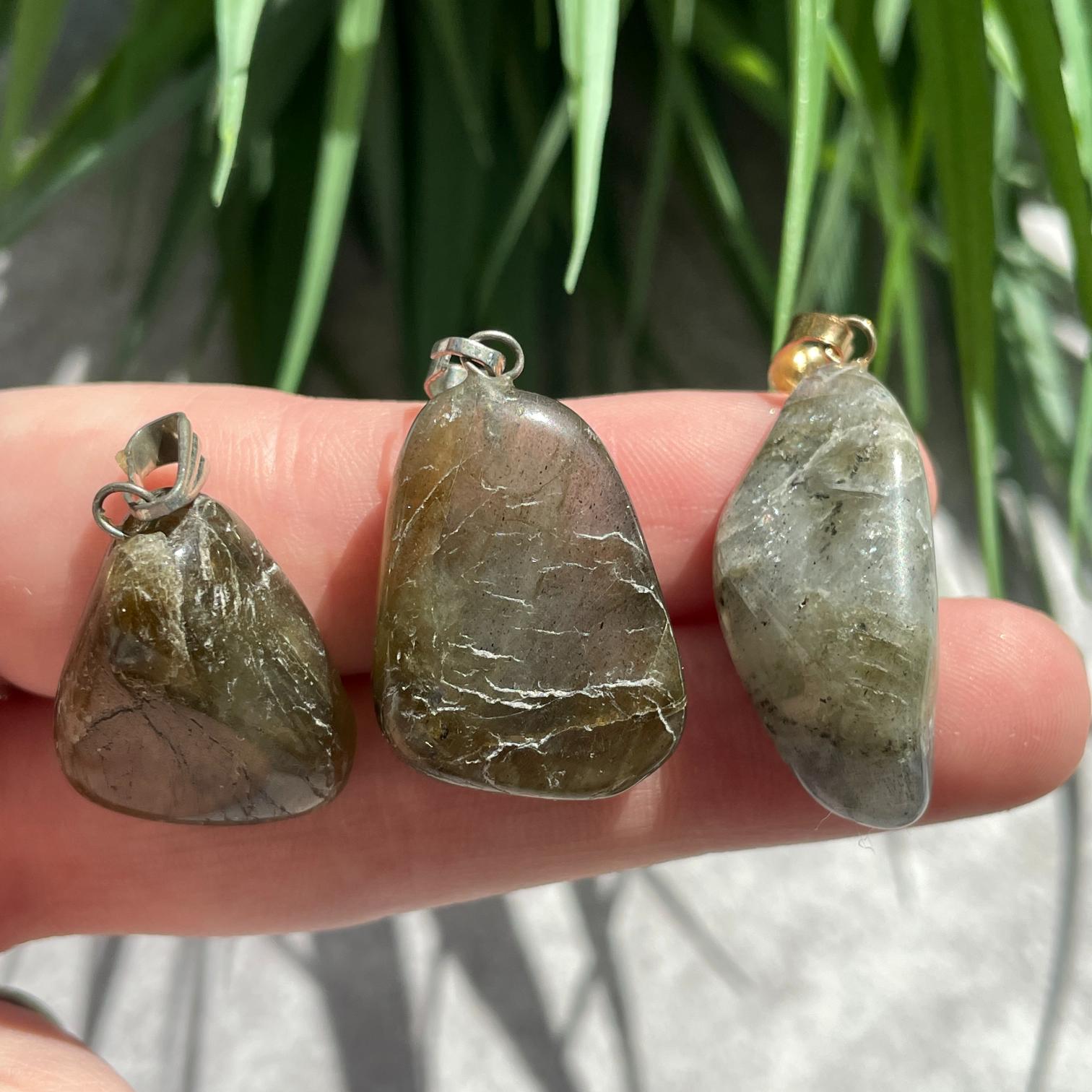 Tumbled Mini Pendant - Labradorite