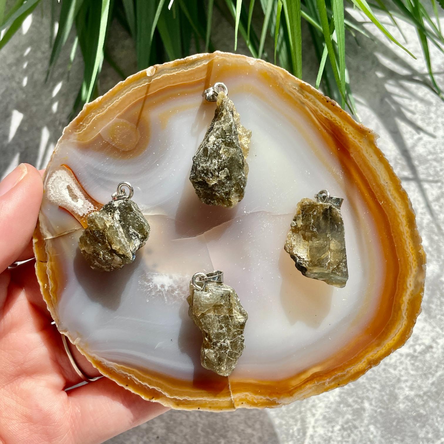 Rough Mini Pendant - Labradorite