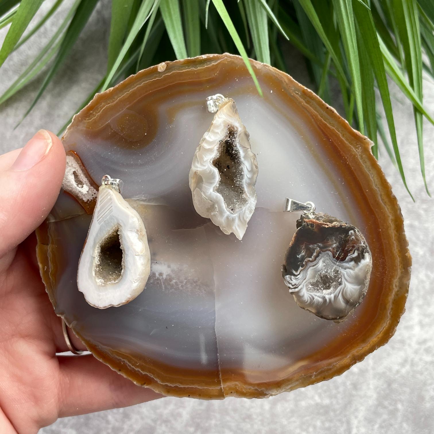 Rough Mini Pendant - Agate Geode