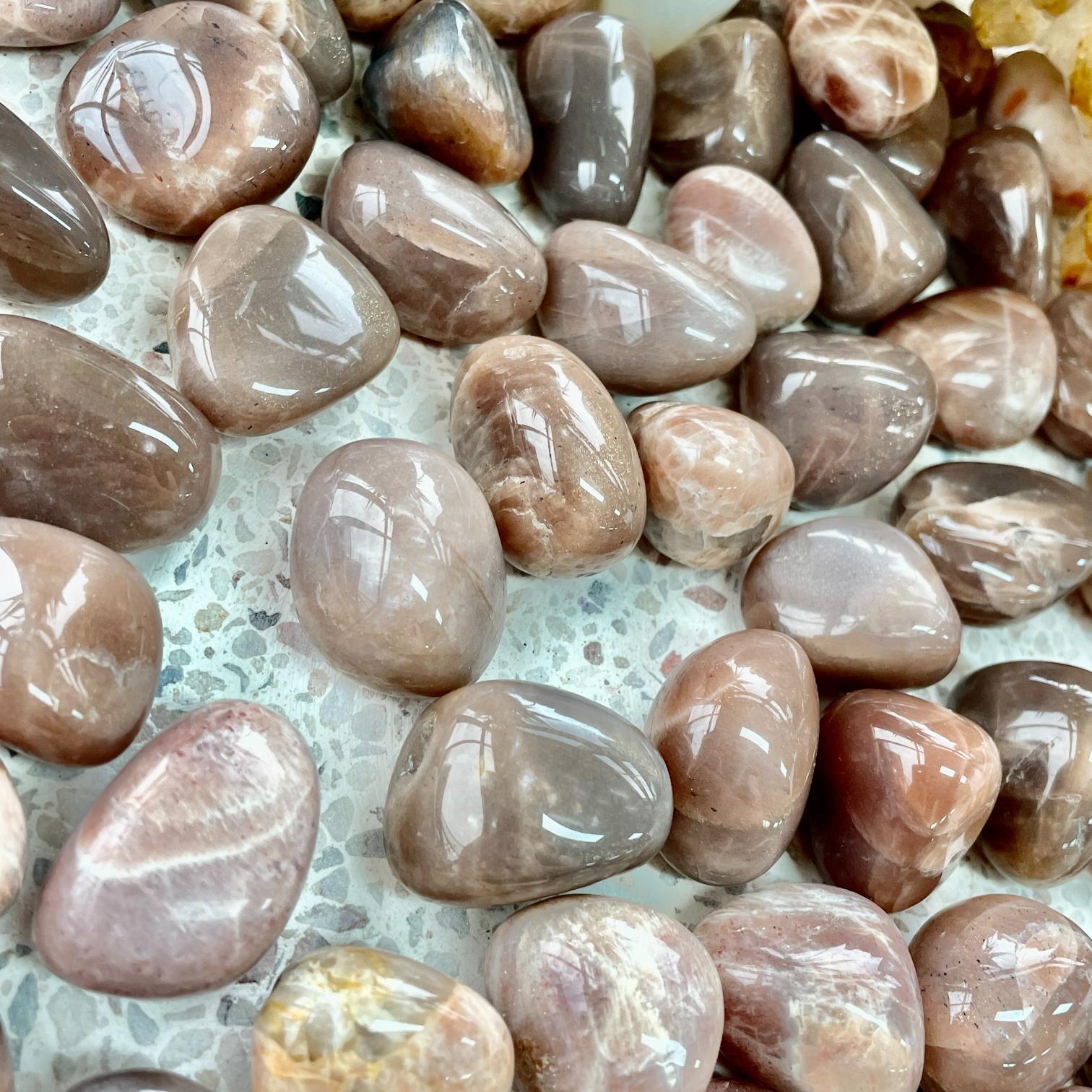 Peach Moonstone Tumbled 1KG - AAA Q1