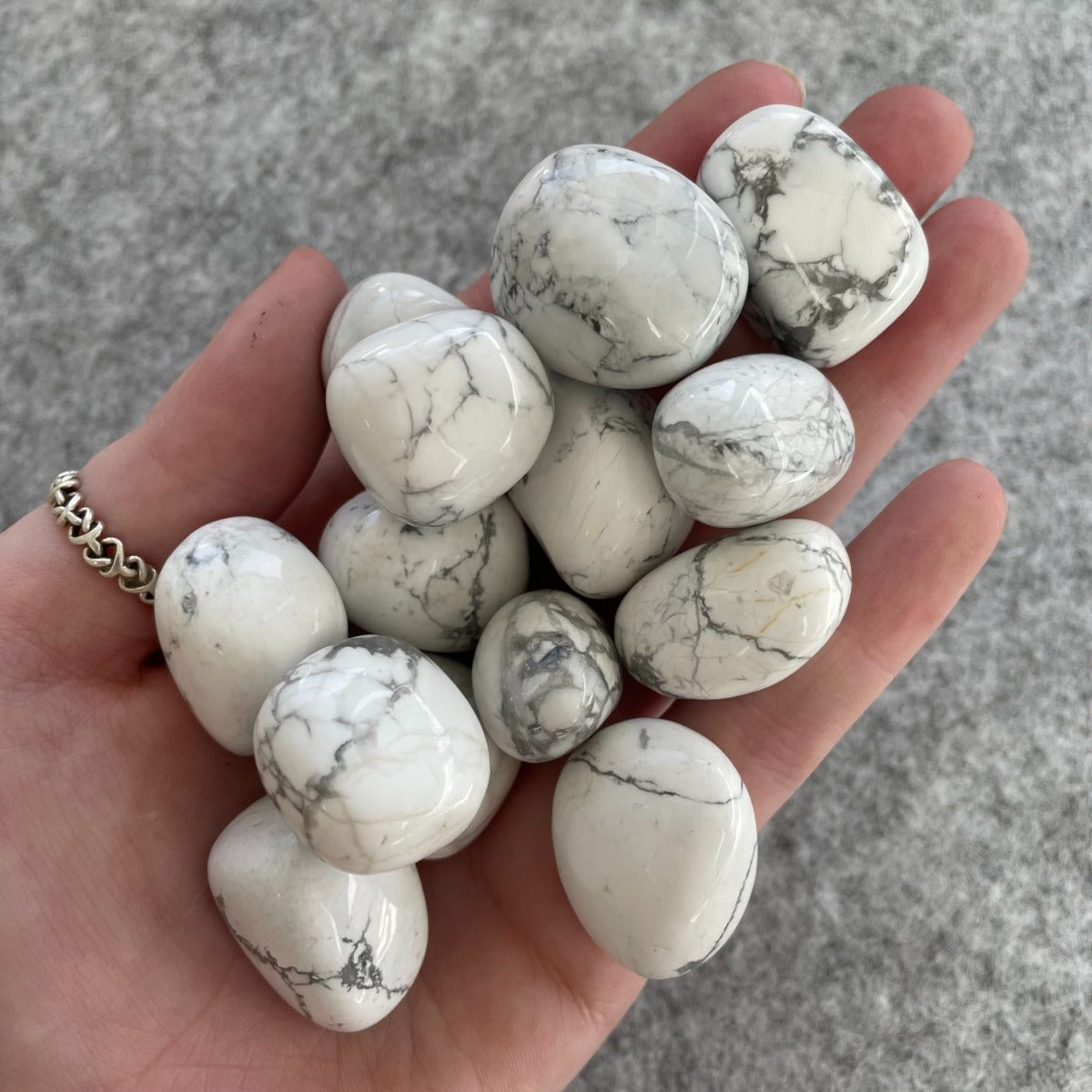 Howlite White Tumbled 200gms (12-15pc)