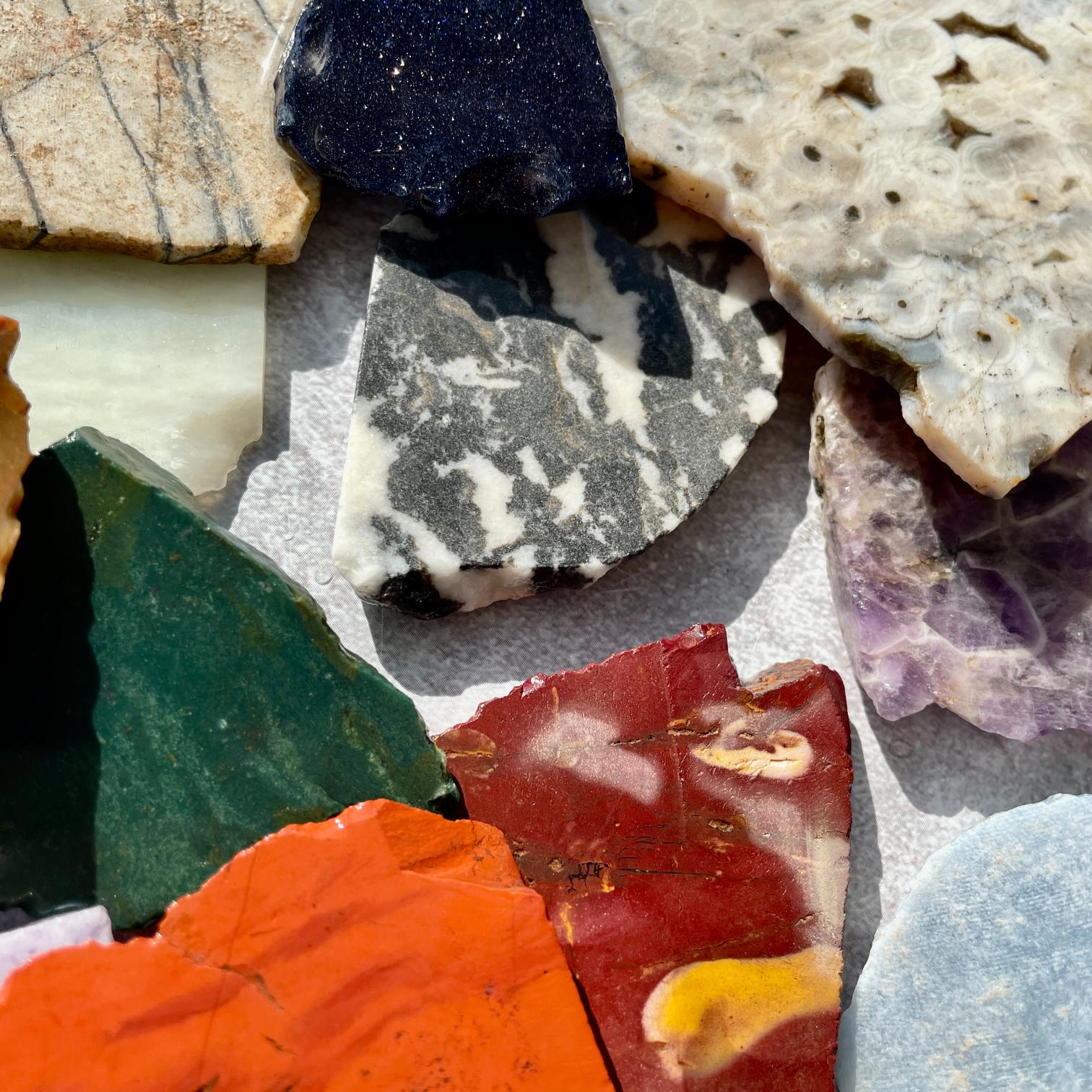 Rough-Slab-Mixed-1KG (15-25pc)