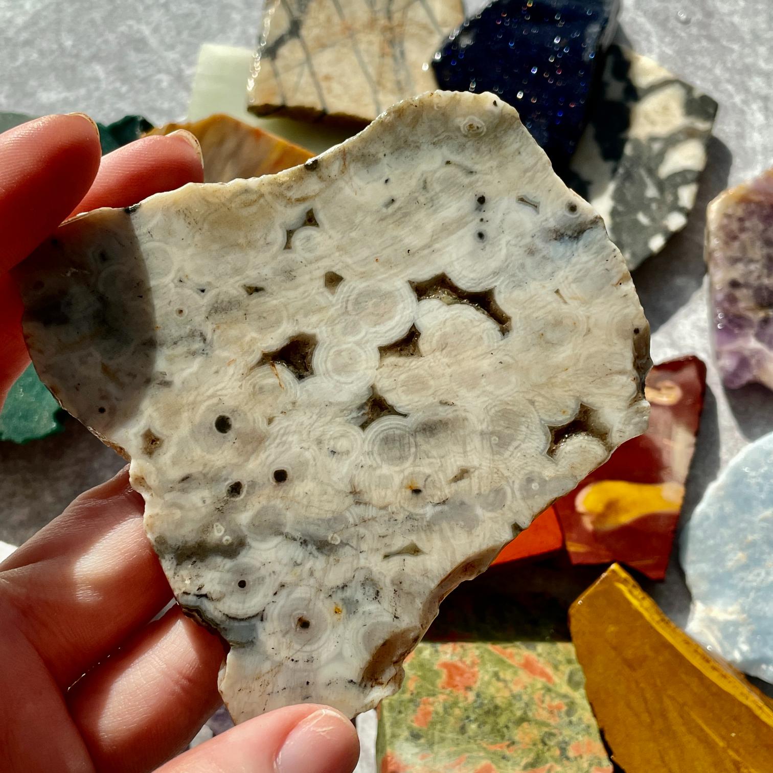 Rough-Slab-Mixed-1KG (15-25pc)